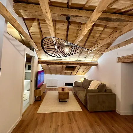 Apartment Calquerol - Cozy Mountain Attic *